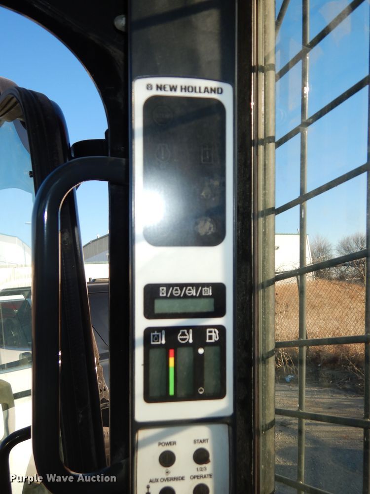 image for item DK7597 2012 New Holland L225  skid steer loader