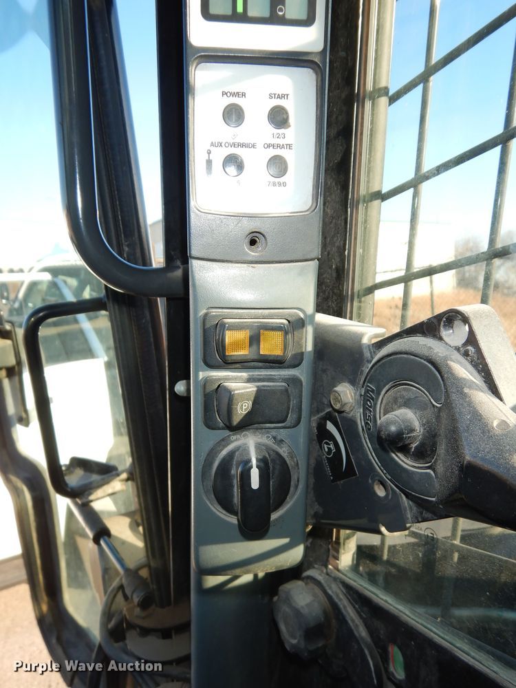 image for item DK7597 2012 New Holland L225  skid steer loader