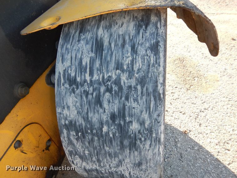 image for item DK7597 2012 New Holland L225  skid steer loader