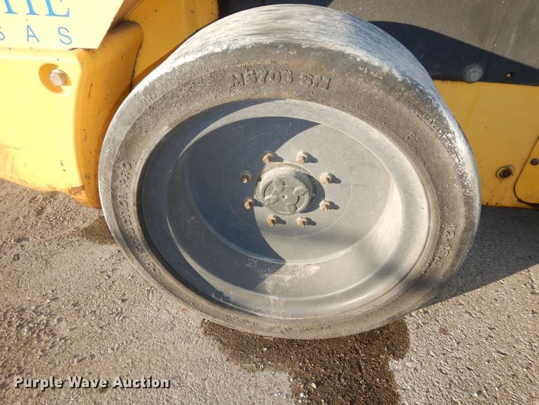 image for item DK7597 2012 New Holland L225  skid steer loader