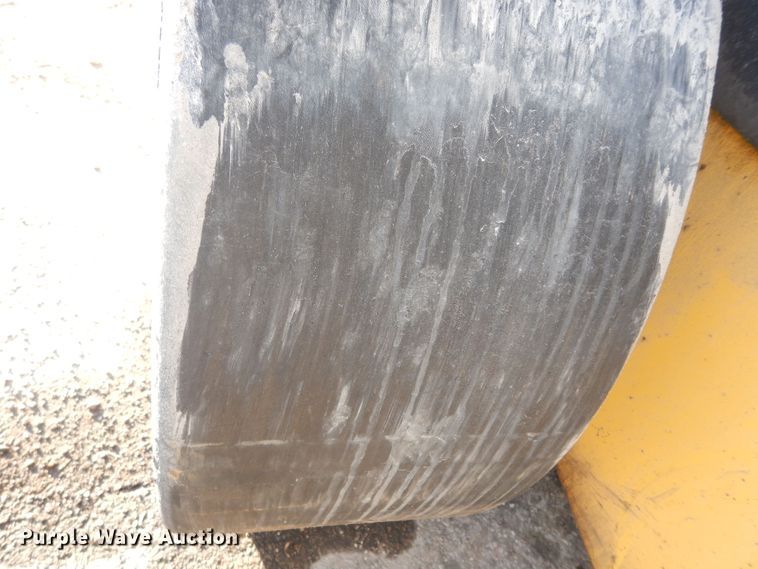 image for item DK7597 2012 New Holland L225  skid steer loader