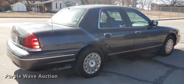 image for item DK7612 2005 Ford Crown Victoria Police Interceptor