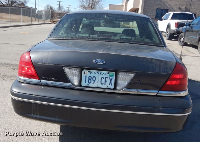 image for item DK7612 2005 Ford Crown Victoria Police Interceptor