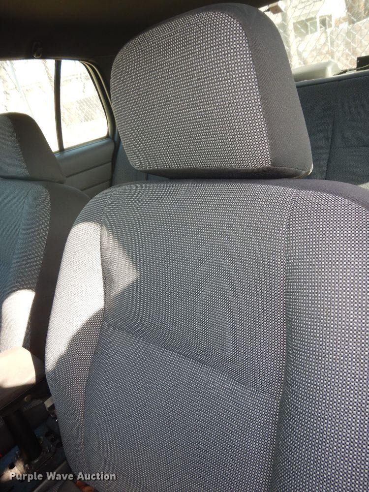 image for item DK7612 2005 Ford Crown Victoria Police Interceptor