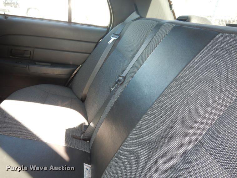 image for item DK7612 2005 Ford Crown Victoria Police Interceptor