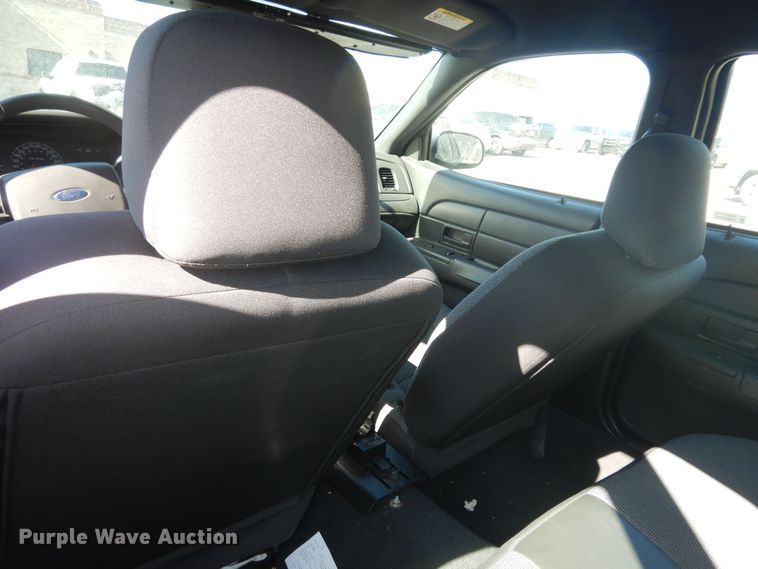 image for item DK7612 2005 Ford Crown Victoria Police Interceptor