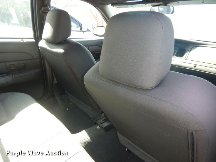 image for item DK7612 2005 Ford Crown Victoria Police Interceptor