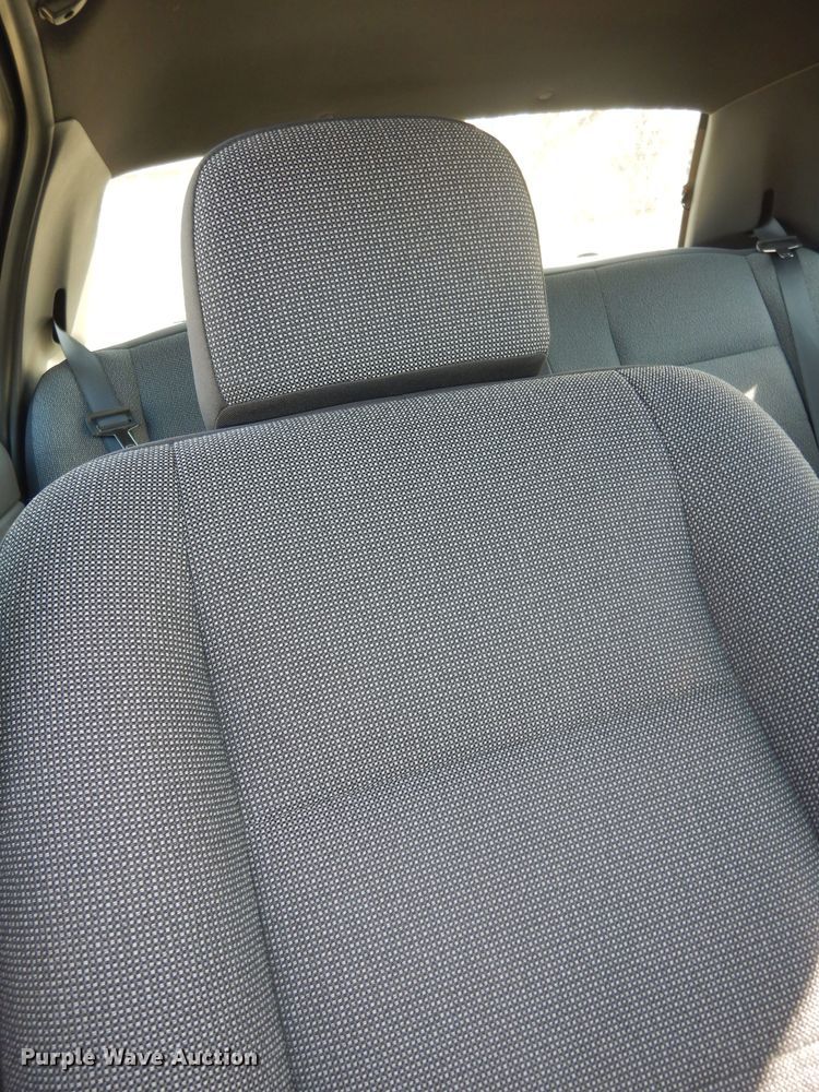 image for item DK7612 2005 Ford Crown Victoria Police Interceptor