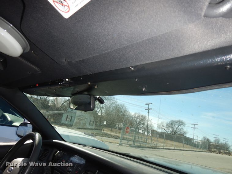 image for item DK7612 2005 Ford Crown Victoria Police Interceptor
