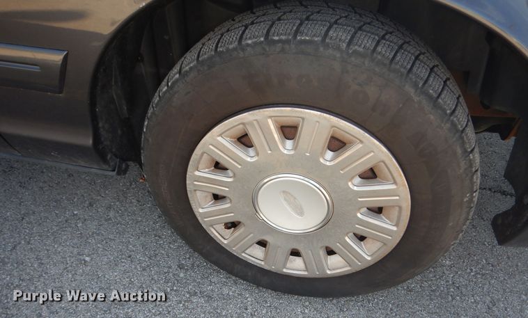 image for item DK7612 2005 Ford Crown Victoria Police Interceptor