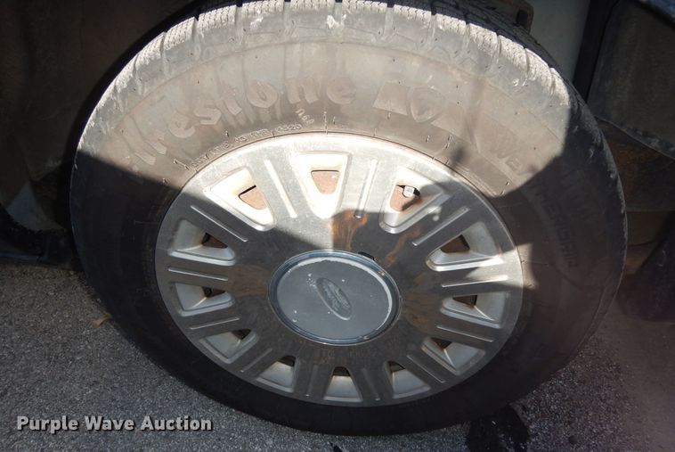 image for item DK7612 2005 Ford Crown Victoria Police Interceptor