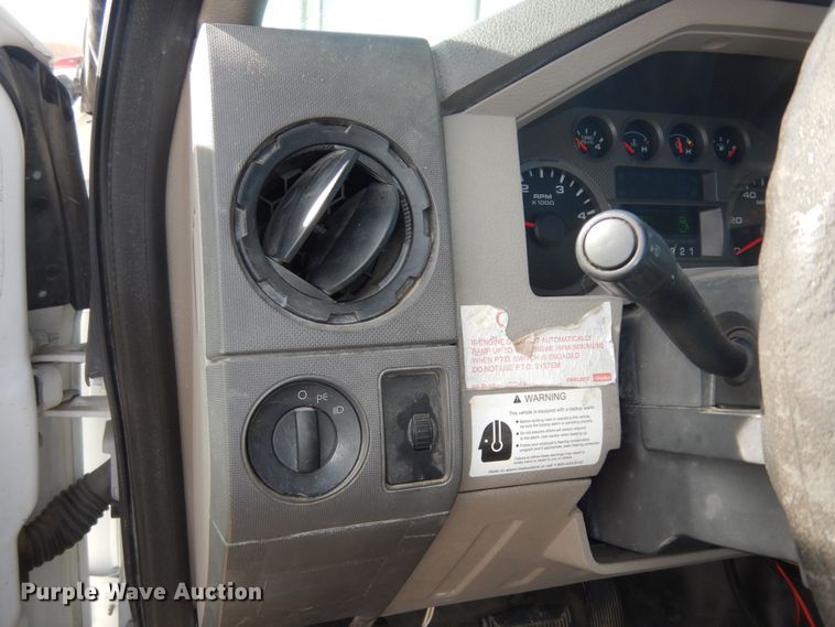 image for item DK7614 2009 Ford F550 Super Duty XL  bucket truck