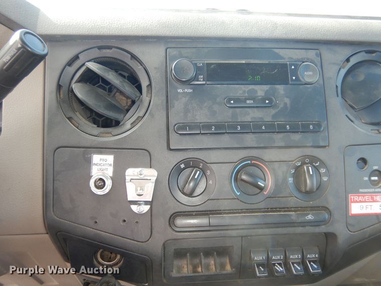 image for item DK7614 2009 Ford F550 Super Duty XL  bucket truck