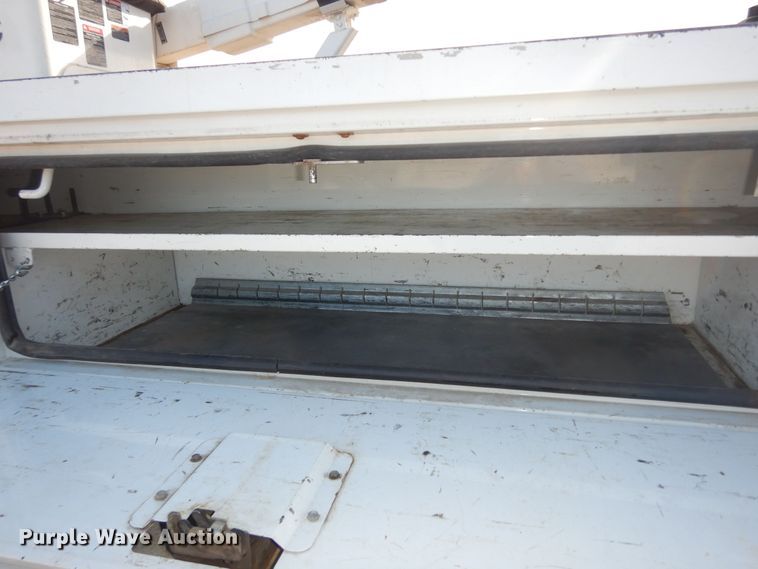 image for item DK7614 2009 Ford F550 Super Duty XL  bucket truck