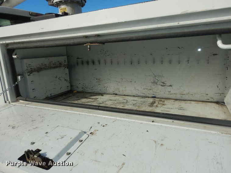 image for item DK7614 2009 Ford F550 Super Duty XL  bucket truck