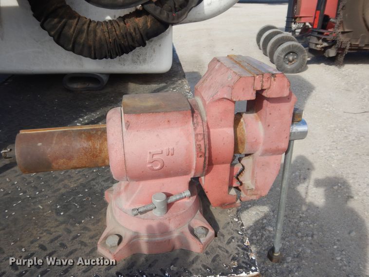 image for item DK7614 2009 Ford F550 Super Duty XL  bucket truck