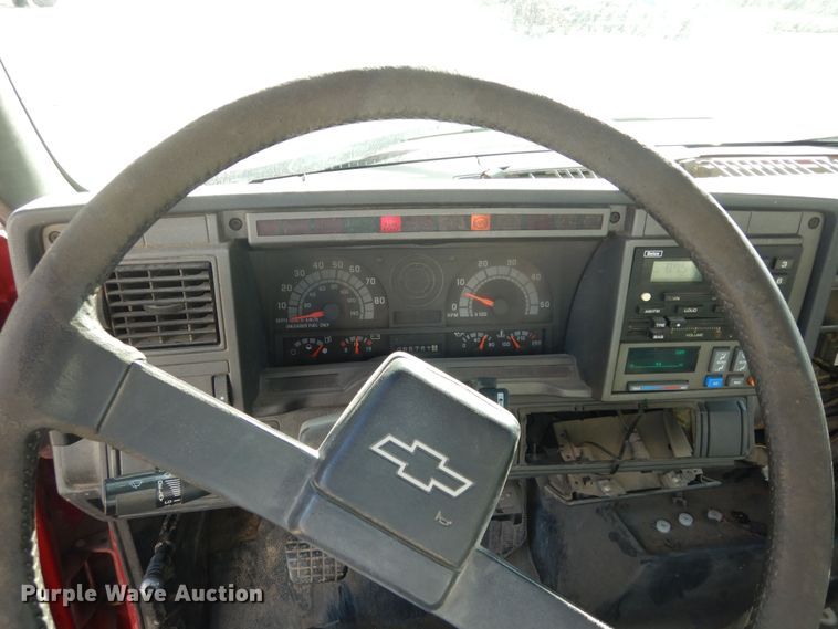 image for item DK7616 1999 Chevrolet  dump flatbed truck