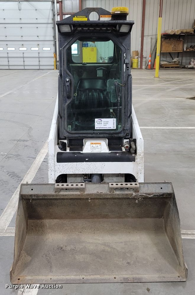 image for item DM8195 2005 Bobcat 463  skid steer loader