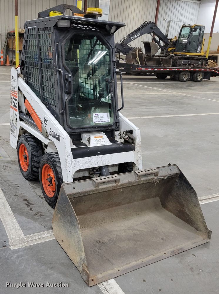 image for item DM8195 2005 Bobcat 463  skid steer loader