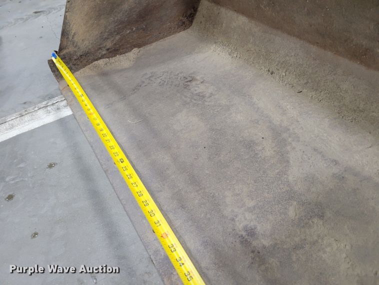 image for item DM8195 2005 Bobcat 463  skid steer loader