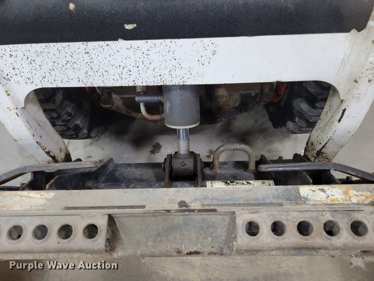 image for item DM8195 2005 Bobcat 463  skid steer loader