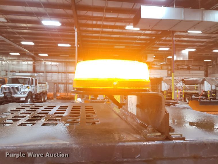 image for item DM8195 2005 Bobcat 463  skid steer loader