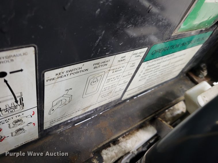 image for item DM8195 2005 Bobcat 463  skid steer loader