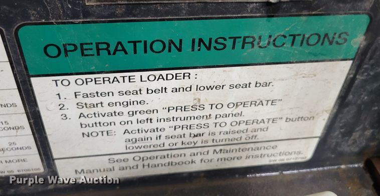 image for item DM8195 2005 Bobcat 463  skid steer loader