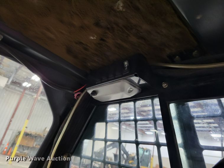 image for item DM8195 2005 Bobcat 463  skid steer loader