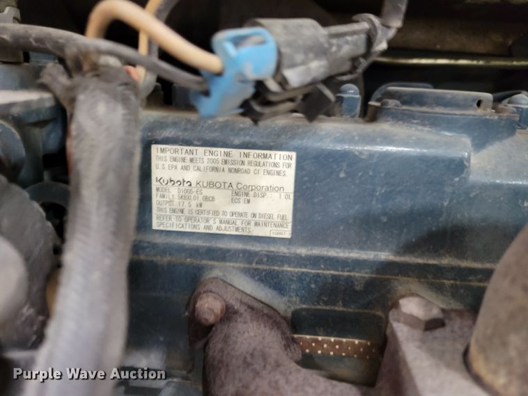 image for item DM8195 2005 Bobcat 463  skid steer loader