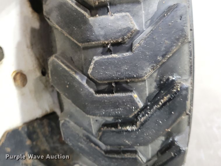 image for item DM8195 2005 Bobcat 463  skid steer loader