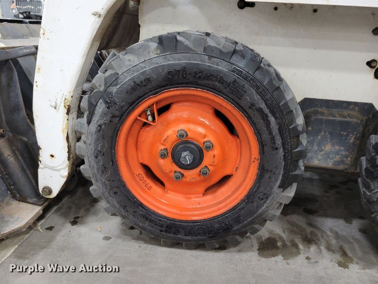 image for item DM8195 2005 Bobcat 463  skid steer loader