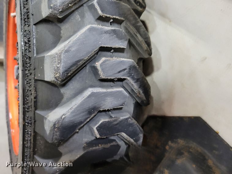 image for item DM8195 2005 Bobcat 463  skid steer loader