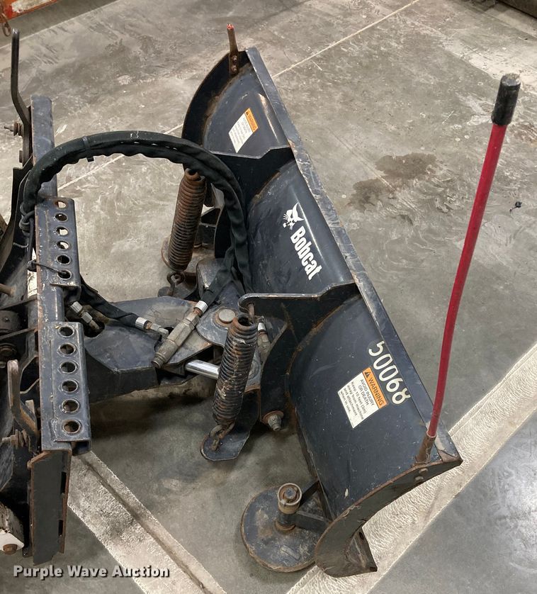 image for item DM8195 2005 Bobcat 463  skid steer loader