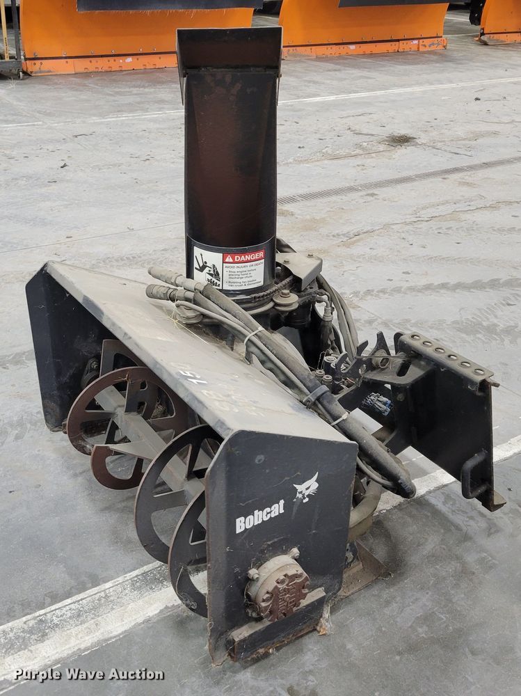 image for item DM8195 2005 Bobcat 463  skid steer loader