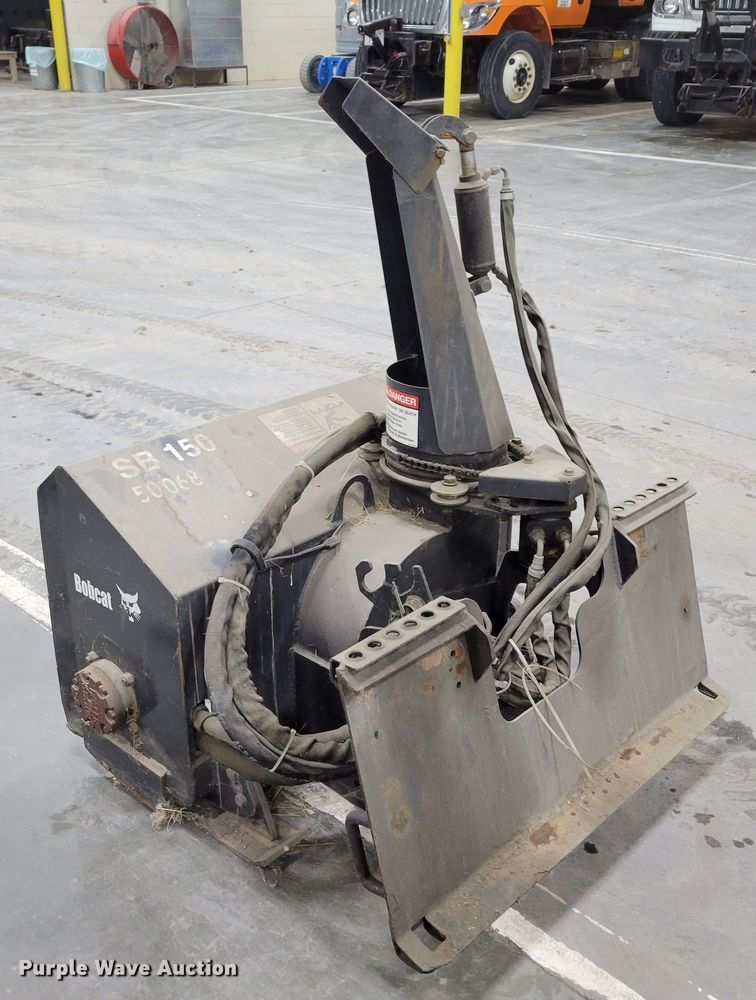 image for item DM8195 2005 Bobcat 463  skid steer loader