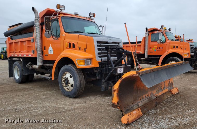 image for item DM8197 2001 Sterling L7500  dump truck
