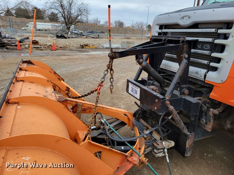 image for item DM8197 2001 Sterling L7500  dump truck