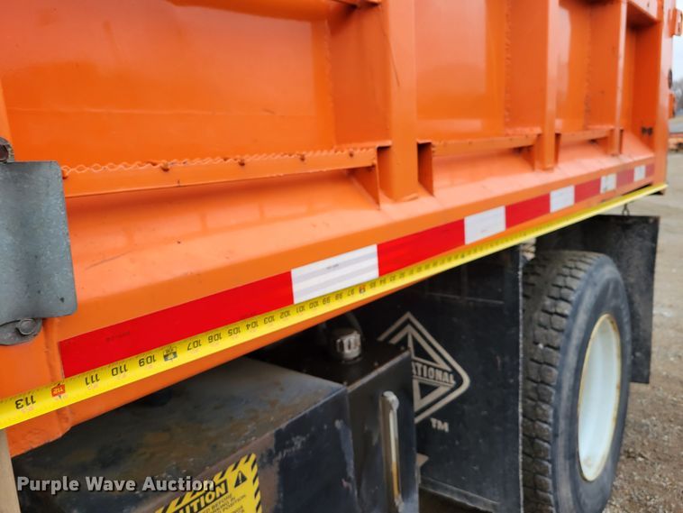 image for item DM8197 2001 Sterling L7500  dump truck