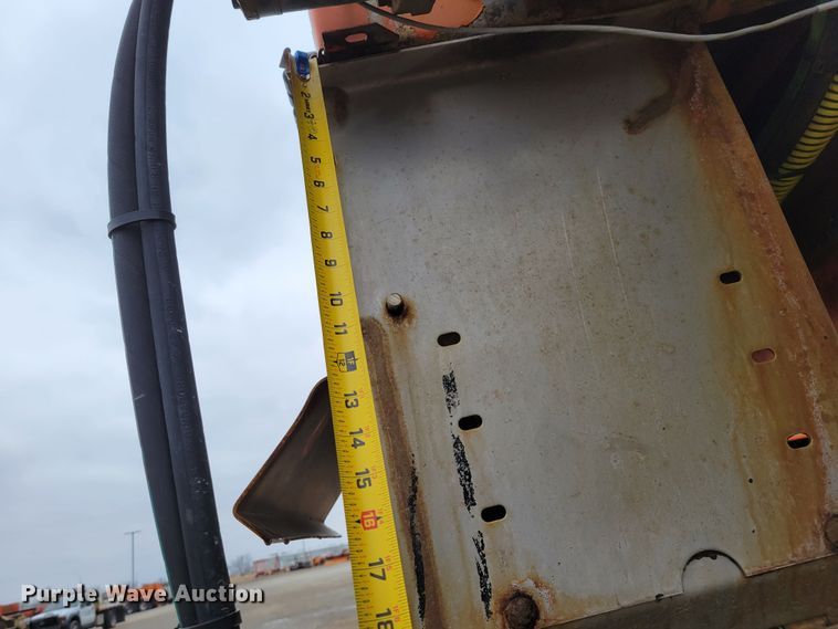 image for item DM8197 2001 Sterling L7500  dump truck