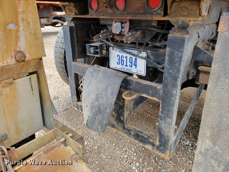 image for item DM8197 2001 Sterling L7500  dump truck