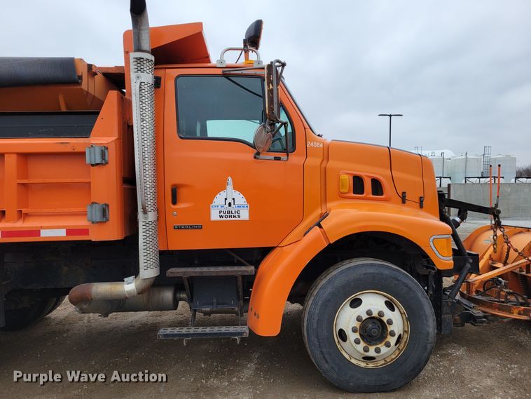 image for item DM8197 2001 Sterling L7500  dump truck