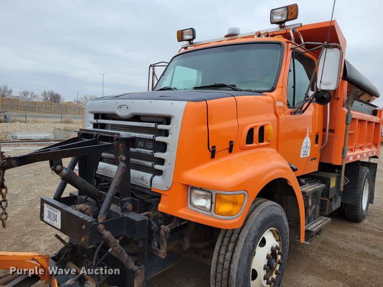 image for item DM8197 2001 Sterling L7500  dump truck