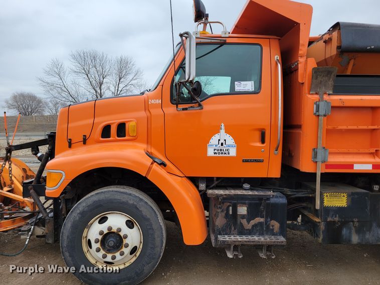 image for item DM8197 2001 Sterling L7500  dump truck