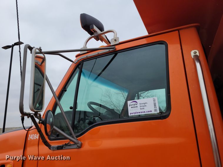 image for item DM8197 2001 Sterling L7500  dump truck