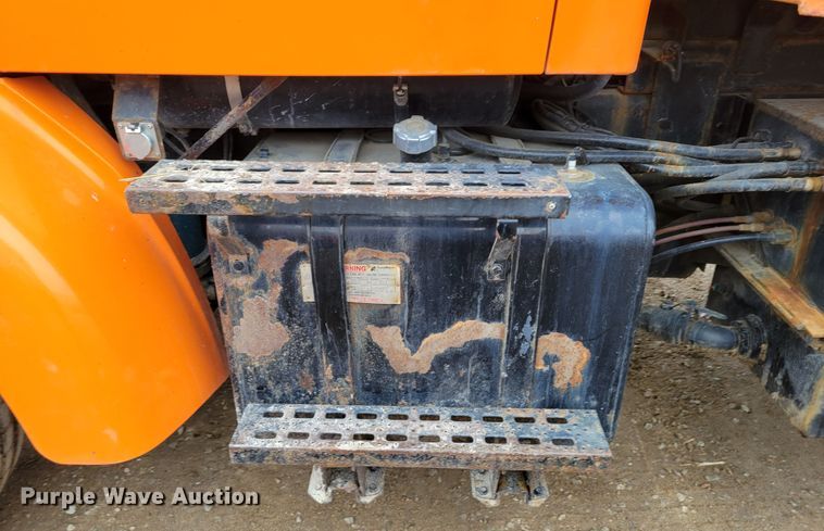 image for item DM8197 2001 Sterling L7500  dump truck