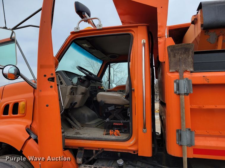 image for item DM8197 2001 Sterling L7500  dump truck