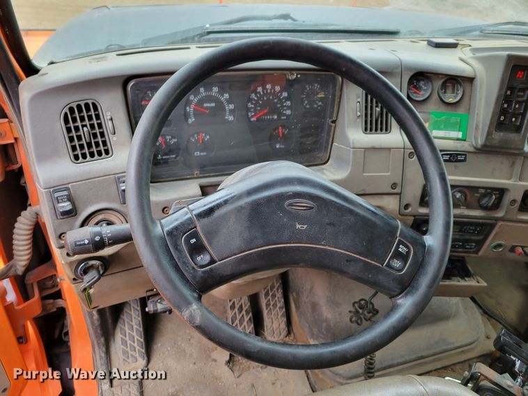 image for item DM8197 2001 Sterling L7500  dump truck