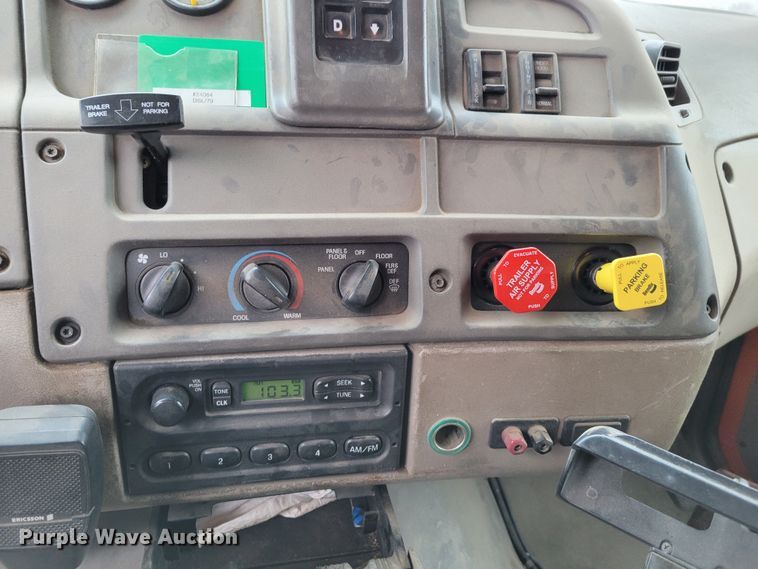 image for item DM8197 2001 Sterling L7500  dump truck