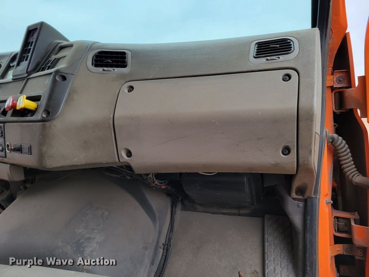 image for item DM8197 2001 Sterling L7500  dump truck